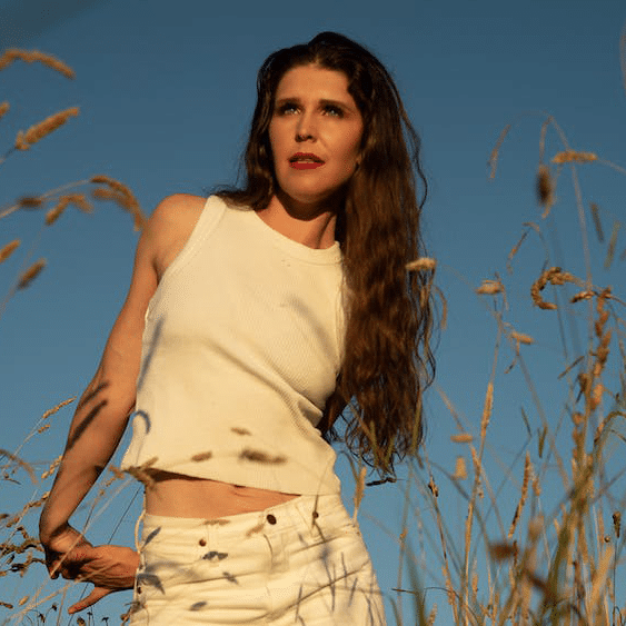 portrait of singer Fanny Lumsden